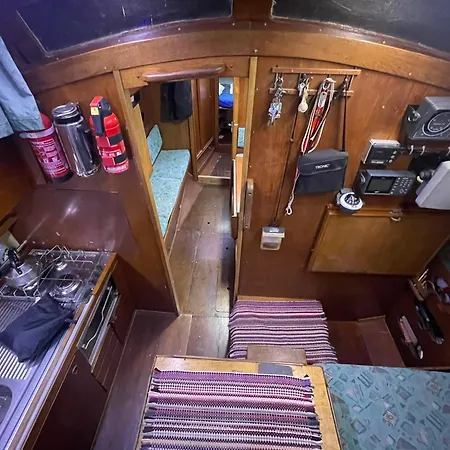 Botel El Velero Puerto Calero