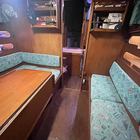 El Velero Puerto Calero