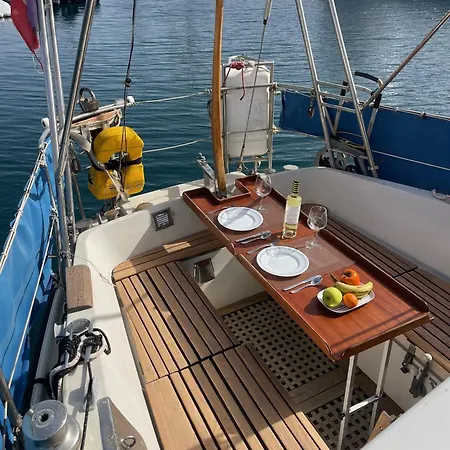 بوتيل El Velero *