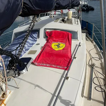 El Velero بوتيل *