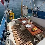 船上ホテル El Velero *