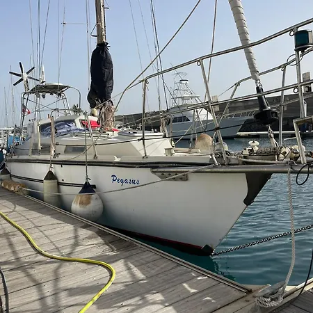 Hotel en barco El Velero *