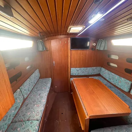 Hotel en barco El Velero